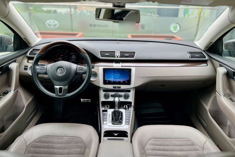 Used Volkswagen Magotan 2015 2.0 TSI Prestige Model Interior 1