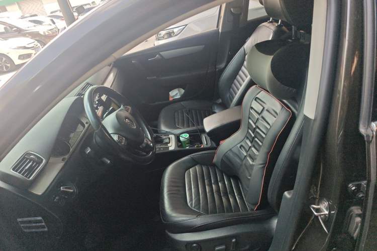 Used Volkswagen Magotan 2015 1.8TSI Advanced Model Left Front Seat