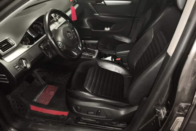 Used Volkswagen Magotan 2015 1.8TSI Advanced Model Left Front Seat