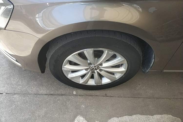 Used Volkswagen Magotan 2015 1.8TSI Advanced Model Left Front Wheel Hub