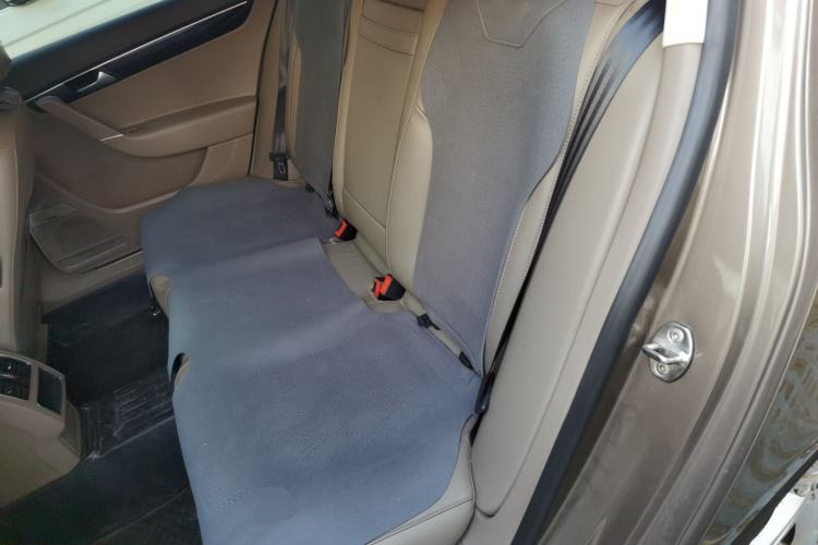 Used Volkswagen Magotan 2015 1.8TSI Luxury Model Left Rear Seat