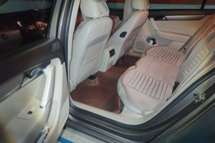 Used Volkswagen Magotan 2015 1.8TSI Advanced Model Left Rear Seat