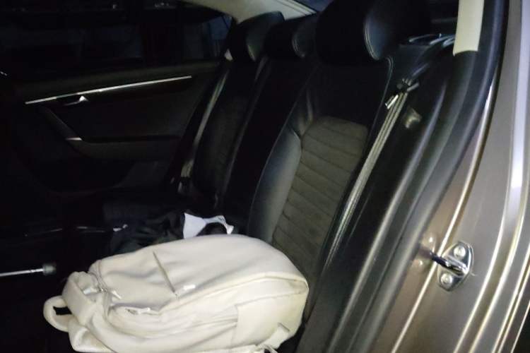 Used Volkswagen Magotan 2015 2.0 TSI Prestige Model Left Rear Seat