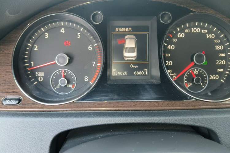Used Volkswagen Magotan 2015 Revised 1.8TSI Prestige Version Odometer Close Up