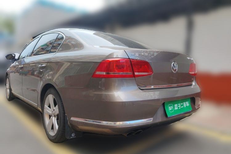 Used Volkswagen Magotan 2015 Facelift 1.8TSI Luxury Model Rear Left 45 Deg