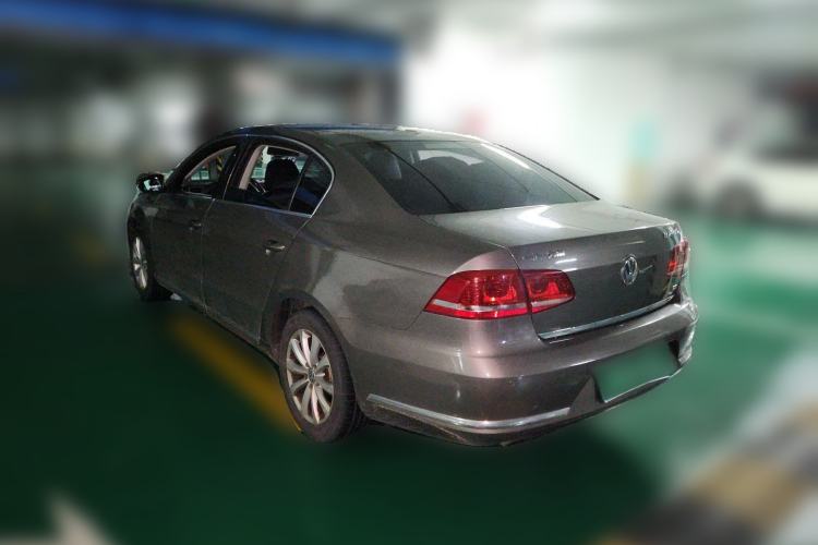 Used Volkswagen Magotan 2015 Facelift 1.8TSI Luxury Model Rear Left 45 Deg