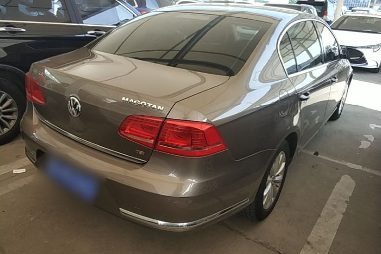 Used Volkswagen Magotan 2015 1.8TSI Advanced Model Rear Right 45 Deg