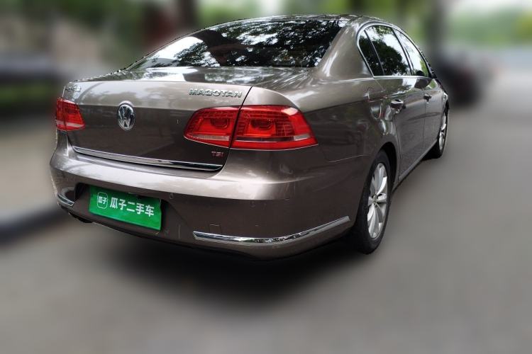 Used Volkswagen Magotan 2015 Revised Version 2.0 TSI Luxury Edition Rear Right 45 Deg