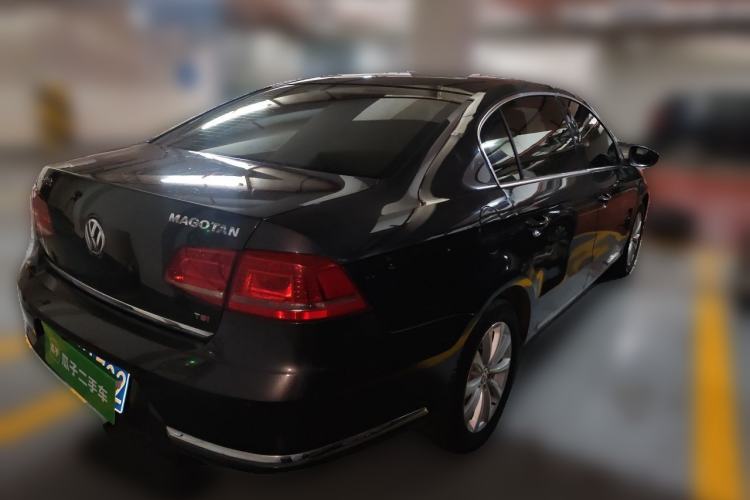 Used Volkswagen Magotan 2015 1.8TSI Luxury Model Rear Right 45 Deg
