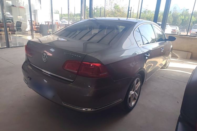 Used Volkswagen Magotan 2015 1.8TSI Prestige Model Rear Right 45 Deg