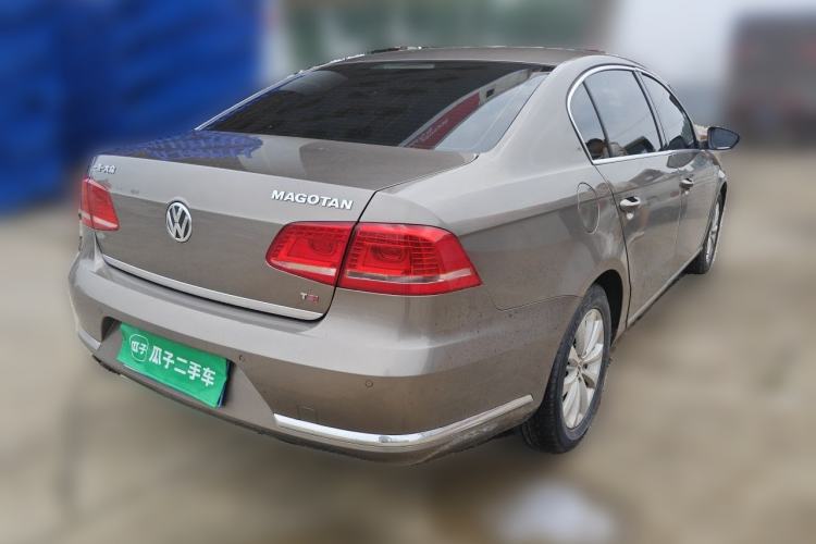 Used Volkswagen Magotan 2015 1.8TSI Advanced Model Rear Right 45 Deg