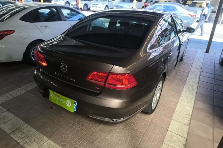 Used Volkswagen Magotan 2015 1.8TSI Prestige Model Rear Right 45 Deg