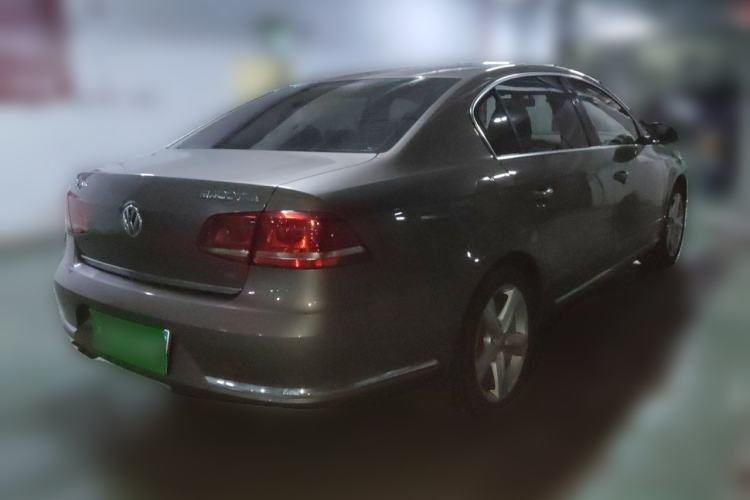 Used Volkswagen Magotan 2015 2.0 TSI Prestige Model Rear Right 45 Deg