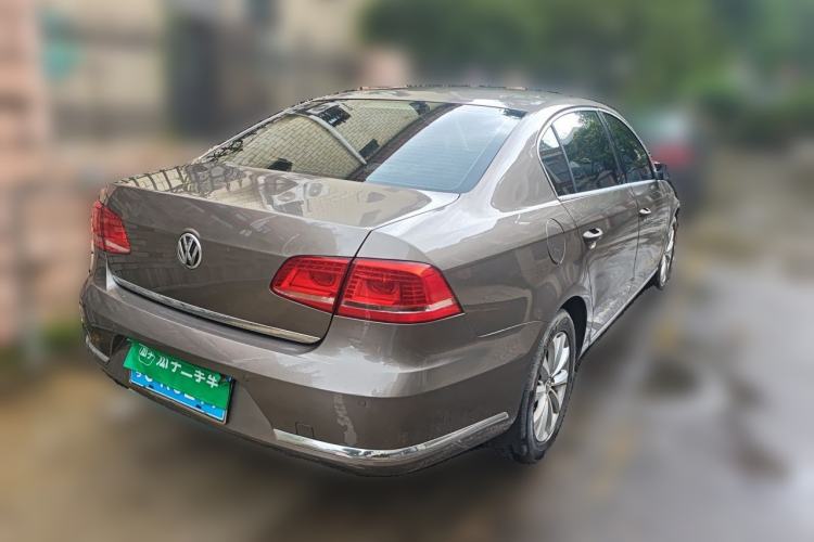 Used Volkswagen Magotan 2015 Facelift 1.8TSI Luxury Model Rear Right 45 Deg