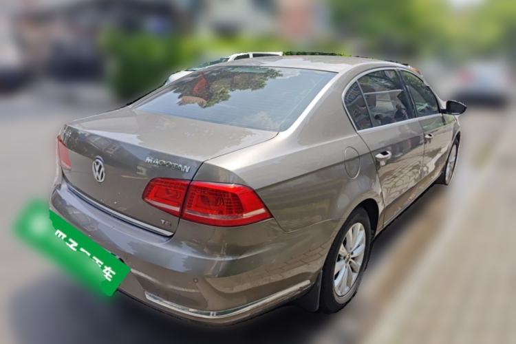 Used Volkswagen Magotan 2015 Facelift 1.8TSI Luxury Model Rear Right 45 Deg