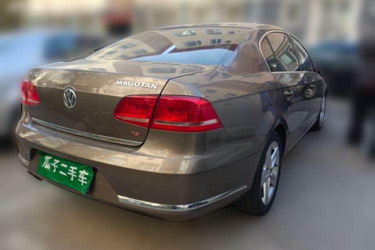 Used Volkswagen Magotan 2015 2.0 TSI Prestige Model Rear Right 45 Deg