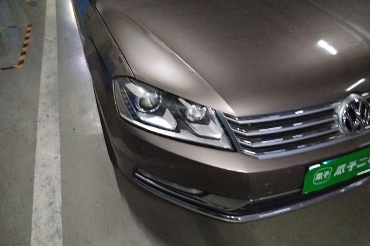 Used Volkswagen Magotan 2015 Revised Version 2.0 TSI Luxury Edition Right Front Headlight