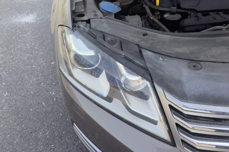 Used Volkswagen Magotan 2015 Revised 1.8TSI Prestige Version Right Front Headlight
