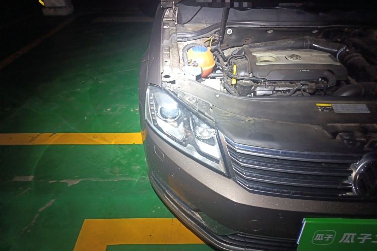 Used Volkswagen Magotan 2015 1.8TSI Prestige Model Right Front Headlight