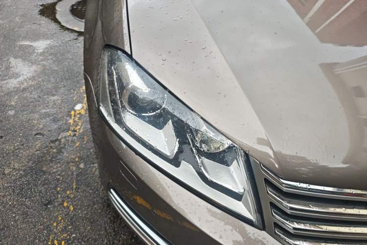 Used Volkswagen Magotan 2015 Facelift 1.8TSI Luxury Model Right Front Headlight