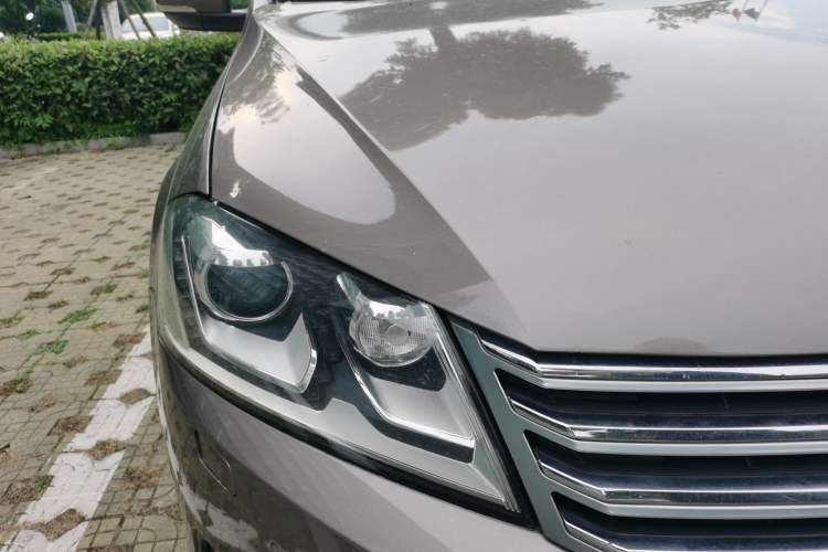Used Volkswagen Magotan 2015 Revised 1.8TSI Prestige Version Right Front Headlight