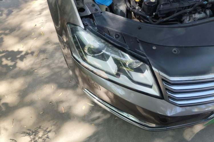 Used Volkswagen Magotan 2015 1.8TSI Luxury Model Right Front Headlight