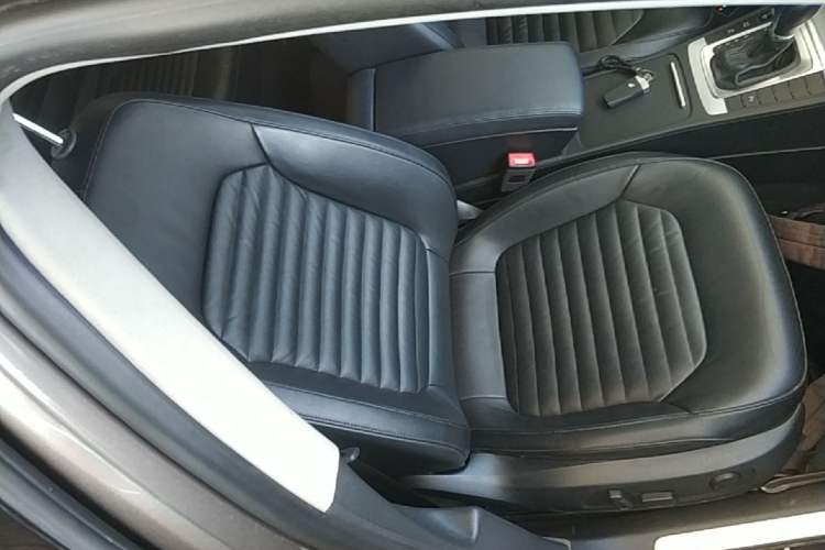 Used Volkswagen Magotan 2015 1.8TSI Advanced Model Right Front Seat