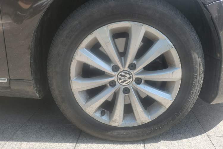 Used Volkswagen Magotan 2015 1.8TSI Advanced Model Right Front Wheel Hub