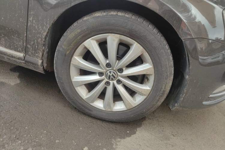 Used Volkswagen Magotan 2015 1.8TSI Advanced Model Right Front Wheel Hub