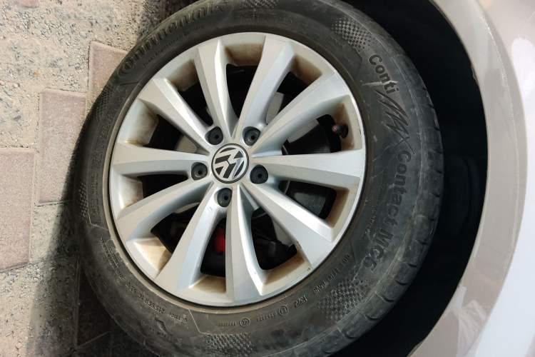 Used Volkswagen Magotan 2015 Facelift 1.8TSI Luxury Model Right Front Wheel Hub