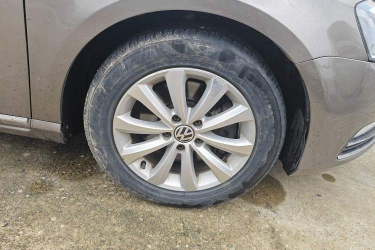 Used Volkswagen Magotan 2015 1.8TSI Advanced Model Right Front Wheel Hub