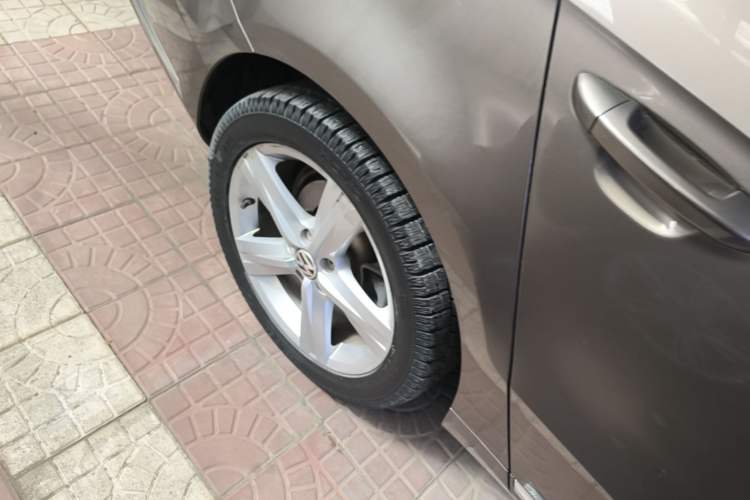 Used Volkswagen Magotan 2015 1.8TSI Prestige Model Right Rear Wheel Hub
