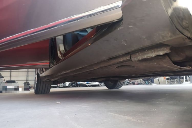 Used Volkswagen Magotan 2015 1.8TSI Prestige Model Right Side Sill