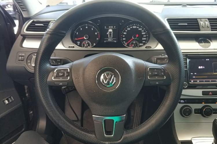 Used Volkswagen Magotan 2015 1.8TSI Advanced Model Steering Wheel