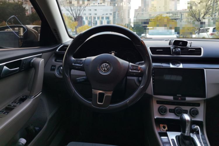 Used Volkswagen Magotan 2015 1.8TSI Luxury Model Steering Wheel