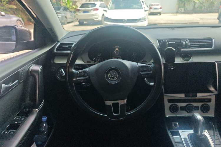 Used Volkswagen Magotan 2015 1.8TSI Advanced Model Steering Wheel