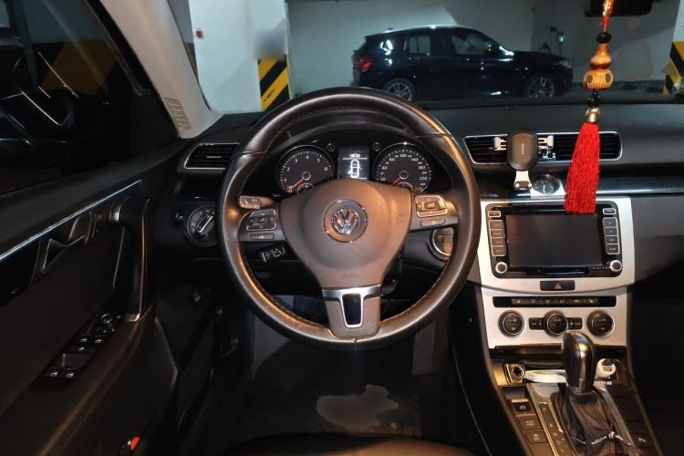 Used Volkswagen Magotan 2015 1.8TSI Luxury Model Steering Wheel