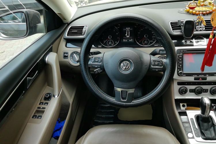 Used Volkswagen Magotan 2015 Facelift 1.8TSI Luxury Model Steering Wheel