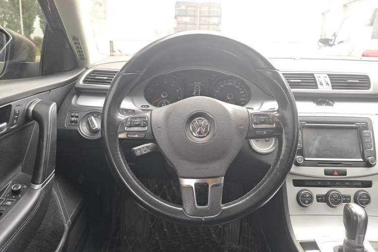 Used Volkswagen Magotan 2015 1.8TSI Advanced Model Steering Wheel