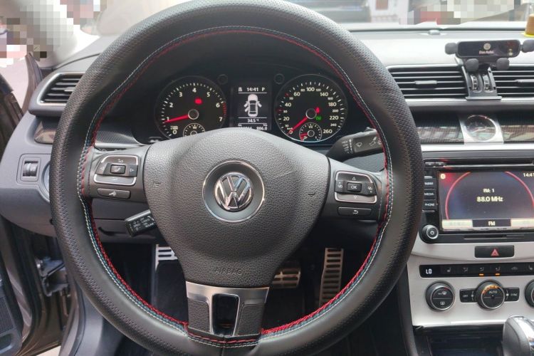 Used Volkswagen Magotan 2015 Facelift 1.8TSI Luxury Model Steering Wheel