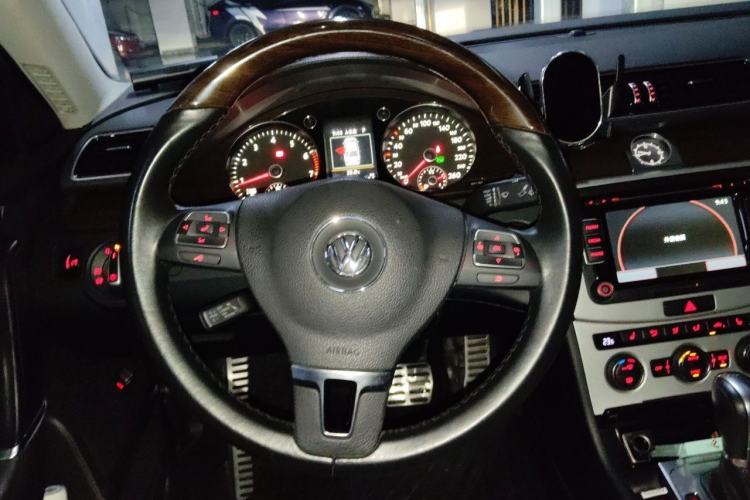 Used Volkswagen Magotan 2015 2.0 TSI Prestige Model Steering Wheel