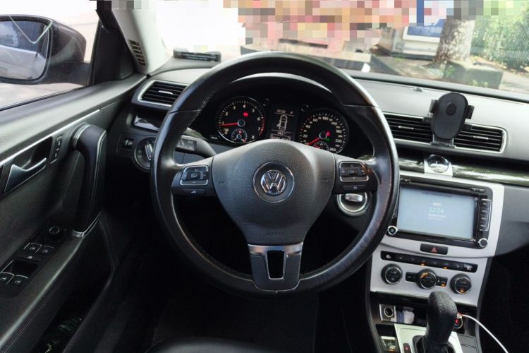 Used Volkswagen Magotan 2015 Facelift 1.8TSI Luxury Model Steering Wheel