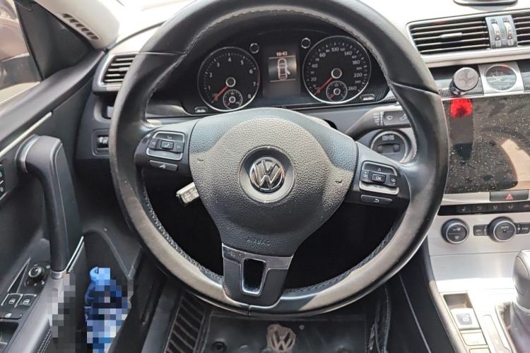 Used Volkswagen Magotan 2015 Facelift 1.8TSI Luxury Model Steering Wheel