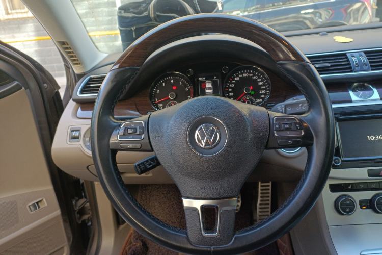Used Volkswagen Magotan 2015 2.0 TSI Prestige Model Steering Wheel