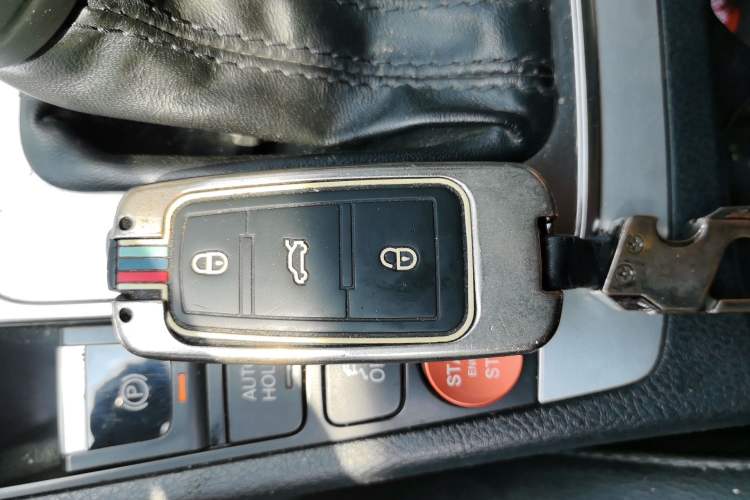 Used Volkswagen Magotan 2015 Revised Version 2.0 TSI Luxury Edition Vehicle Key