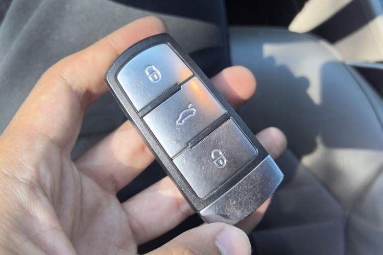 Used Volkswagen Magotan 2015 Revised 1.8TSI Prestige Version Vehicle Key