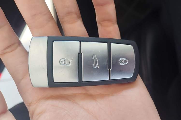 Used Volkswagen Magotan 2015 1.8TSI Prestige Model Vehicle Key