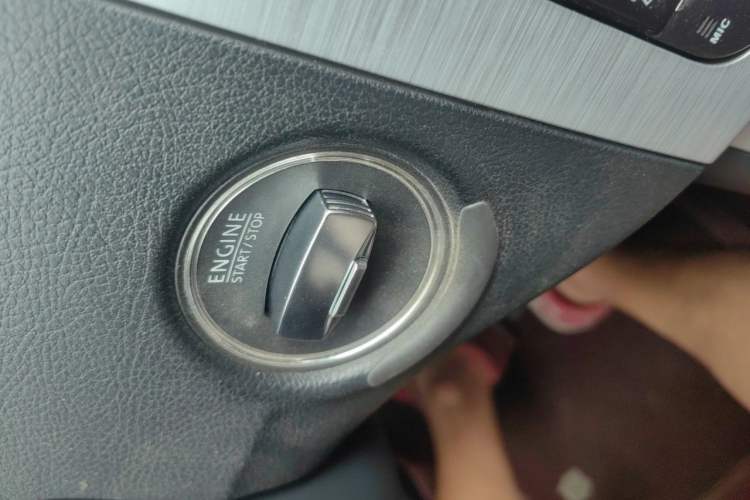 Used Volkswagen Magotan 2015 1.8TSI Advanced Model Vehicle Key