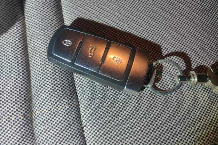 Used Volkswagen Magotan 2015 1.8TSI Advanced Model Vehicle Key