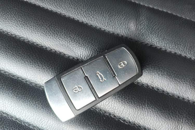 Used Volkswagen Magotan 2015 1.8TSI Advanced Model Vehicle Key